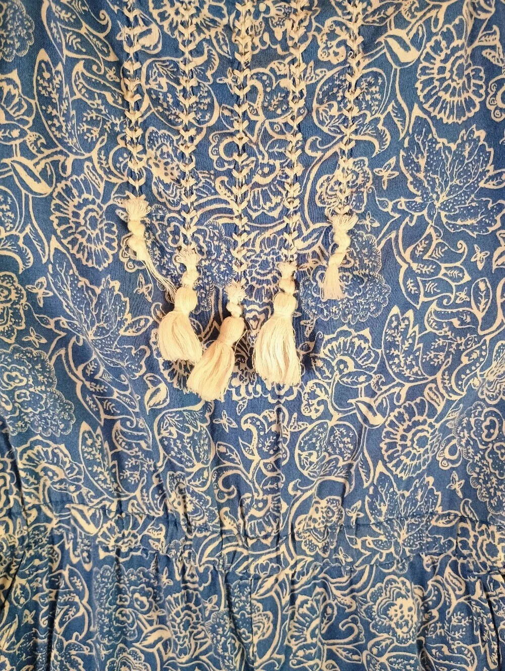 Old Navy Girls Sleeveless Blue and White Floral Paisley Jumper Size Medium EUC